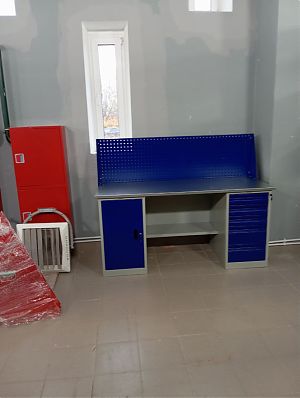 Оснащение рабочего места: установлен верстак Profi WT